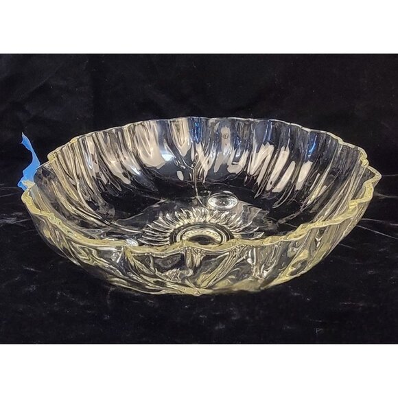 Vintage Indiana Glass "Sunflower" Three-Footed Serving Bowl - Picture 7 of 14